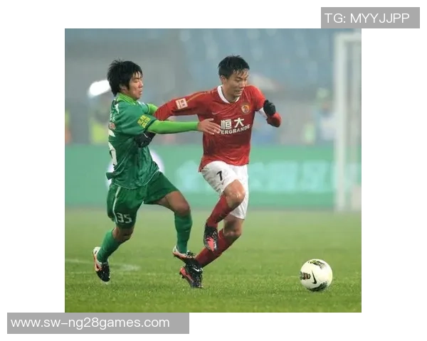 北京中赫国安主场迎战广州恒大以二比零战胜对手展现强劲实力